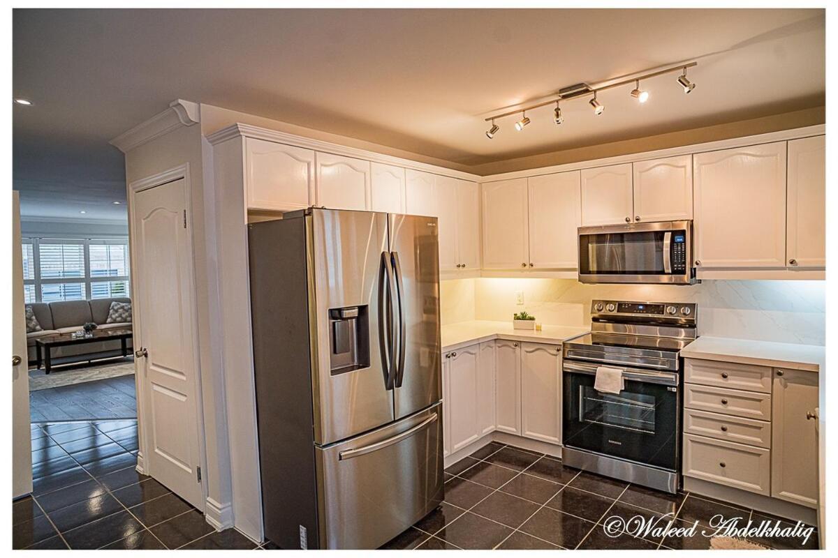 Sunroom House - 4 Bedrooms มิสซิสซอกา ภายนอก รูปภาพ