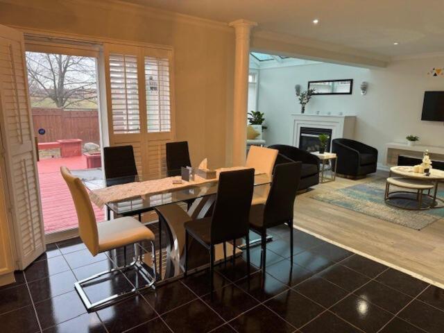 Sunroom House - 4 Bedrooms มิสซิสซอกา ภายนอก รูปภาพ