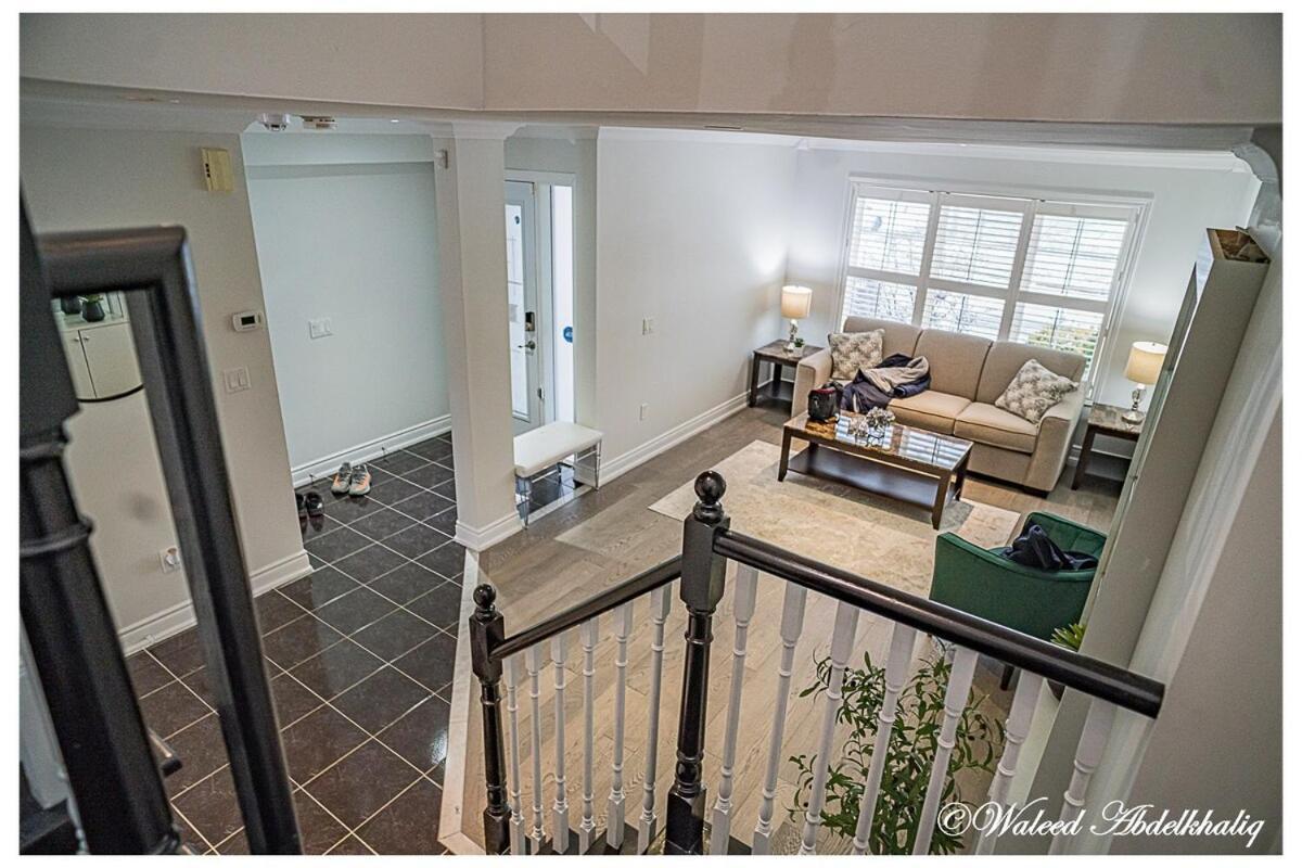 Sunroom House - 4 Bedrooms มิสซิสซอกา ภายนอก รูปภาพ
