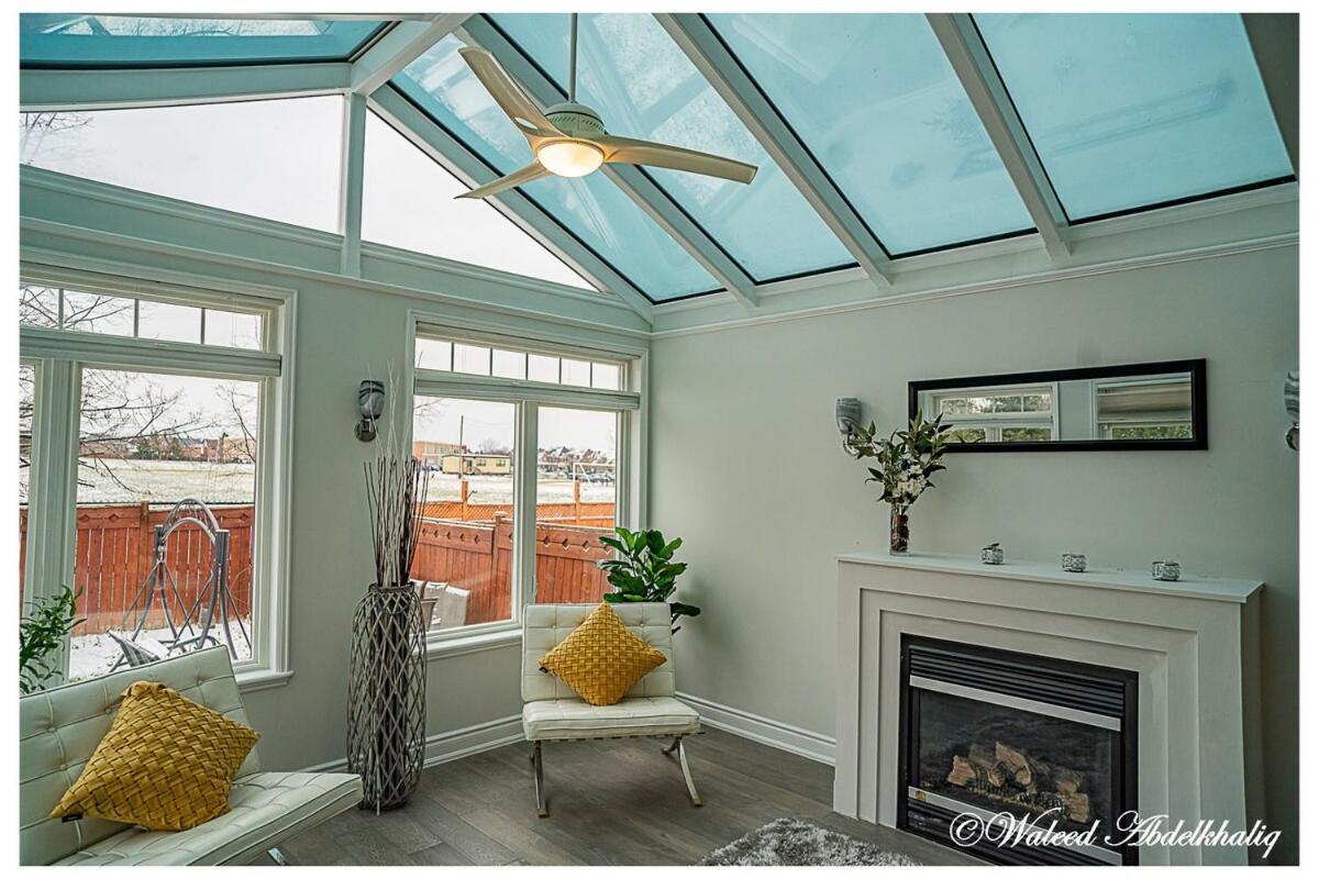 Sunroom House - 4 Bedrooms มิสซิสซอกา ภายนอก รูปภาพ
