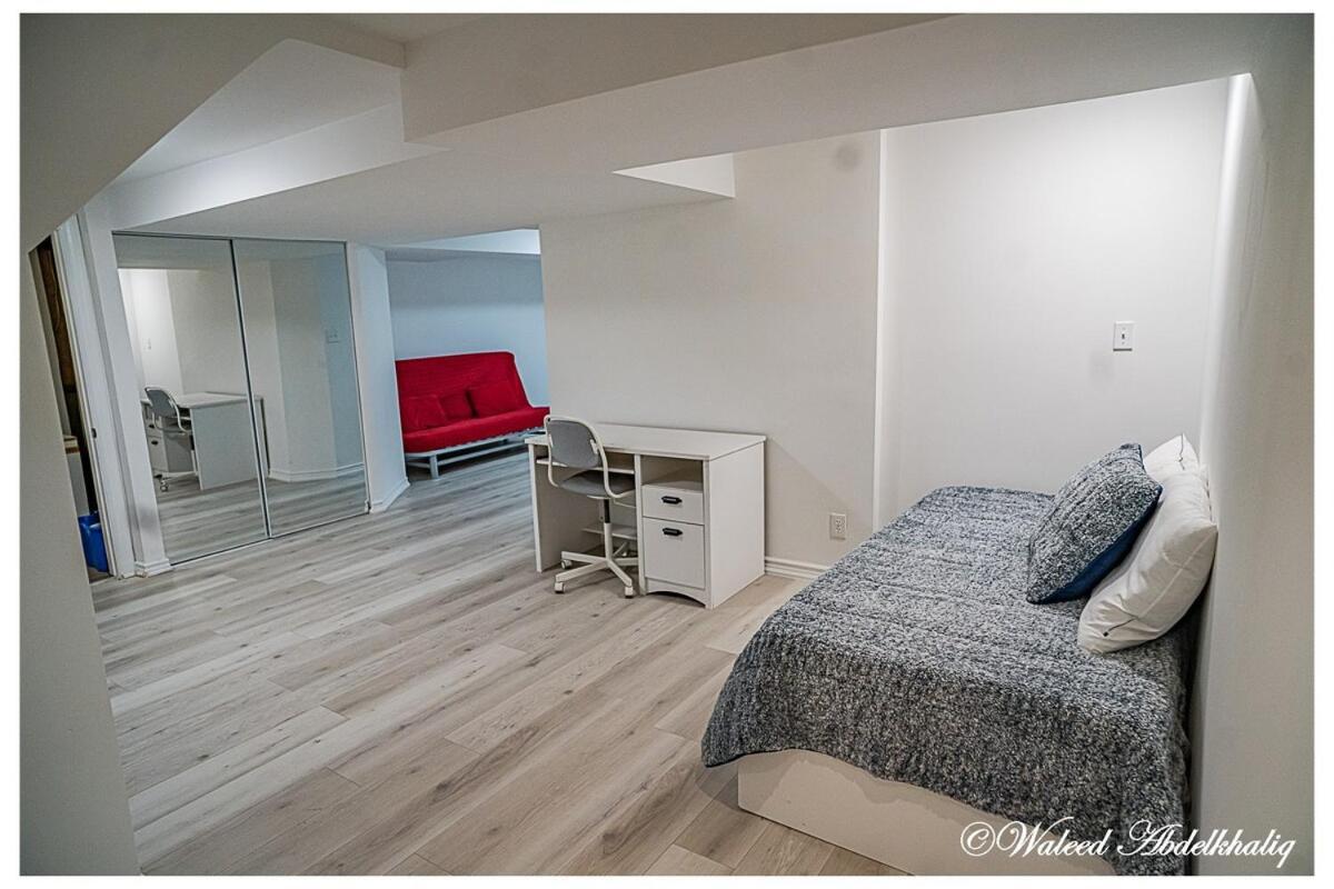 Sunroom House - 4 Bedrooms มิสซิสซอกา ภายนอก รูปภาพ
