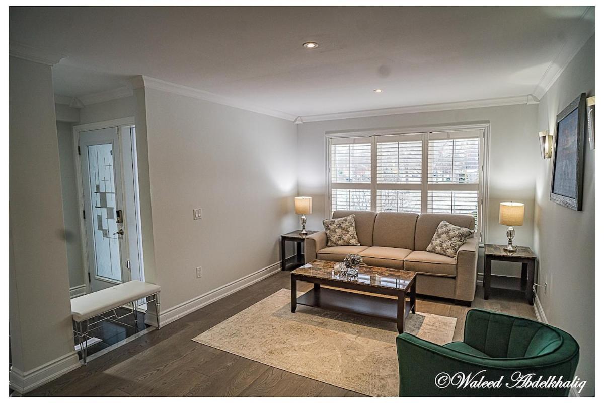 Sunroom House - 4 Bedrooms มิสซิสซอกา ภายนอก รูปภาพ